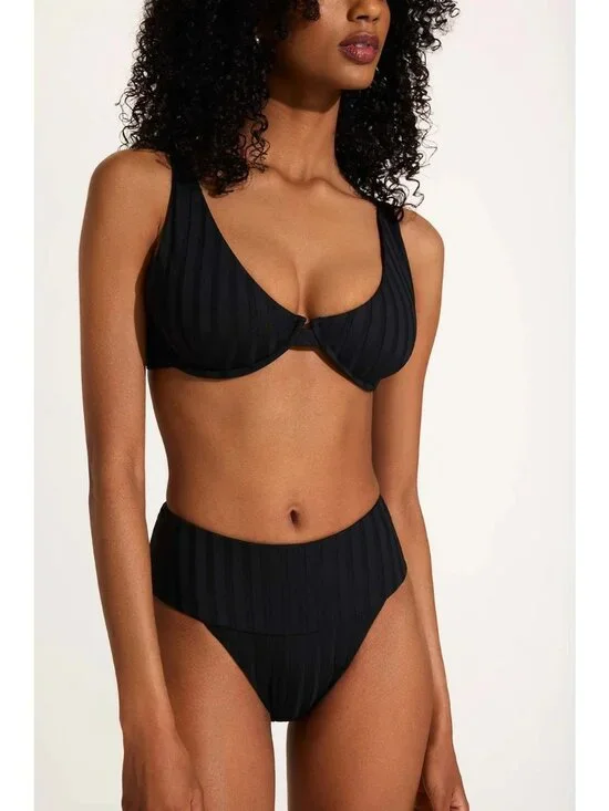 Vitamin A Rossi Halter Underwire Bikini Top in Black Small Womens Swimsuit